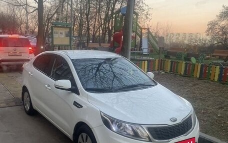 KIA Rio III рестайлинг, 2013 год, 960 000 рублей, 2 фотография