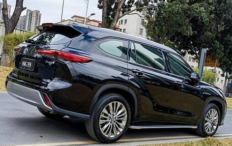 Toyota Highlander, 2022 год, 3 830 000 рублей, 5 фотография