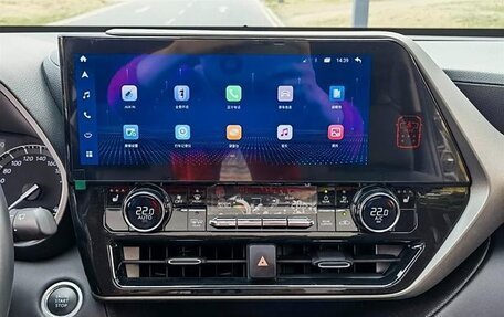 Toyota Highlander, 2022 год, 3 830 000 рублей, 8 фотография