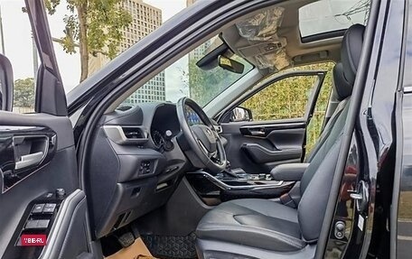 Toyota Highlander, 2022 год, 3 830 000 рублей, 6 фотография