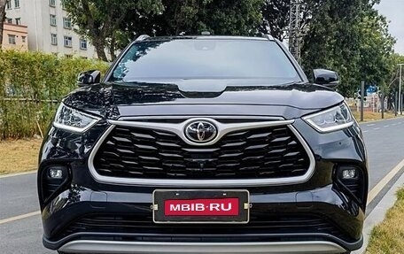 Toyota Highlander, 2022 год, 3 830 000 рублей, 13 фотография