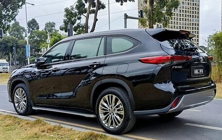Toyota Highlander, 2022 год, 3 830 000 рублей, 23 фотография
