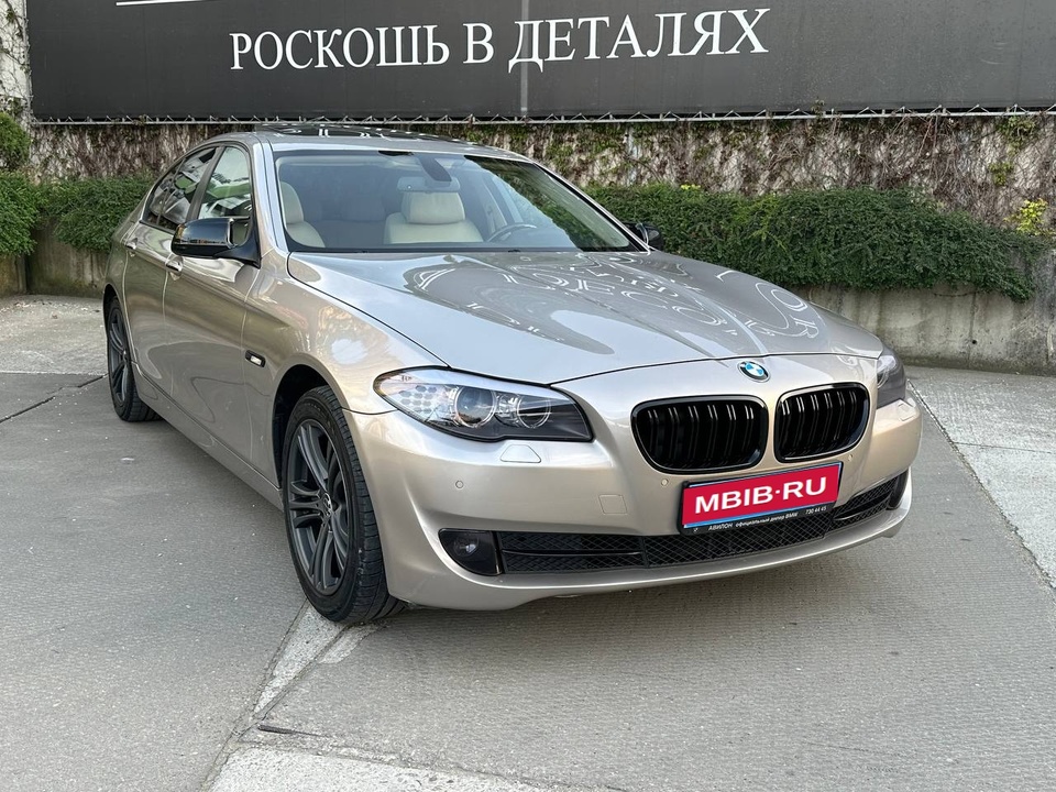 BMW 5 серия F10, F11, F07, 2011 год, 1 750 000 рублей, 3 фотография