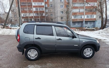 Chevrolet Niva I рестайлинг, 2011 год, 450 000 рублей, 5 фотография