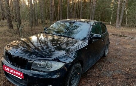 BMW 1 серия, 2008 год, 900 000 рублей, 2 фотография