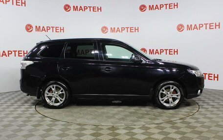 Mitsubishi Outlander III рестайлинг 3, 2013 год, 1 470 000 рублей, 4 фотография