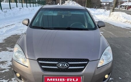 KIA cee'd I рестайлинг, 2008 год, 650 000 рублей, 1 фотография