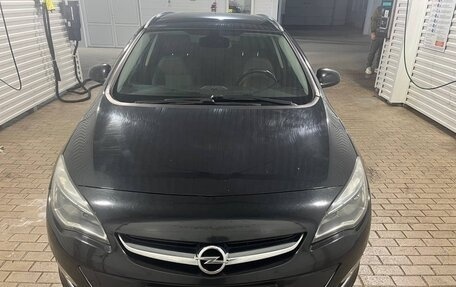 Opel Astra J, 2013 год, 1 050 000 рублей, 4 фотография