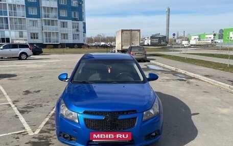 Chevrolet Cruze II, 2011 год, 700 000 рублей, 2 фотография