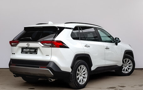 Toyota RAV4, 2021 год, 3 690 000 рублей, 5 фотография