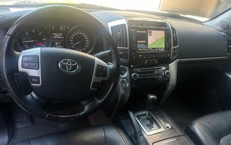 Toyota Land Cruiser 200, 2013 год, 4 500 000 рублей, 10 фотография