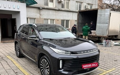 CheryExeed TXL, 2023 год, 2 450 000 рублей, 2 фотография