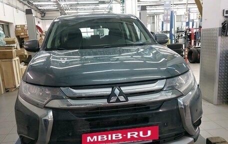 Mitsubishi Outlander III рестайлинг 3, 2016 год, 1 755 000 рублей, 2 фотография