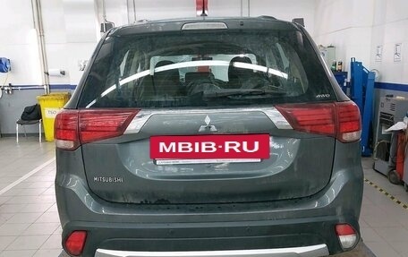 Mitsubishi Outlander III рестайлинг 3, 2016 год, 1 755 000 рублей, 11 фотография