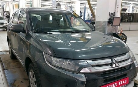 Mitsubishi Outlander III рестайлинг 3, 2016 год, 1 755 000 рублей, 18 фотография