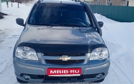 Chevrolet Niva I рестайлинг, 2013 год, 558 000 рублей, 2 фотография