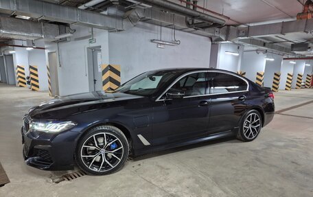 BMW 5 серия, 2021 год, 5 350 000 рублей, 2 фотография