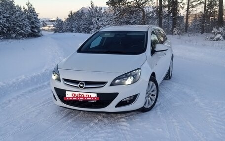 Opel Astra J, 2013 год, 950 000 рублей, 2 фотография