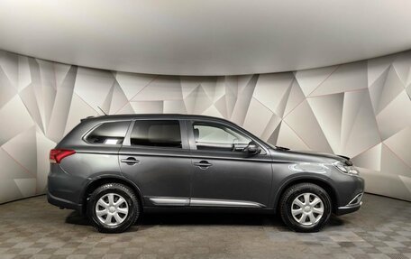 Mitsubishi Outlander III рестайлинг 3, 2016 год, 1 775 000 рублей, 6 фотография