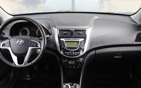 Hyundai Solaris II рестайлинг, 2011 год, 715 000 рублей, 15 фотография