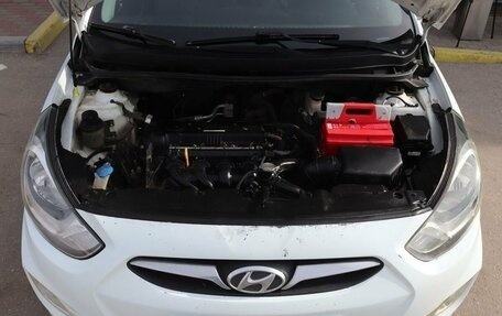 Hyundai Solaris II рестайлинг, 2011 год, 715 000 рублей, 10 фотография