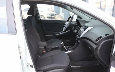 Hyundai Solaris II рестайлинг, 2011 год, 715 000 рублей, 13 фотография