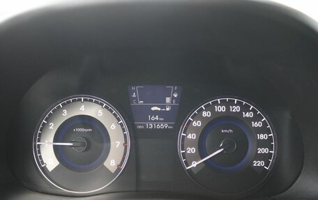 Hyundai Solaris II рестайлинг, 2011 год, 715 000 рублей, 17 фотография