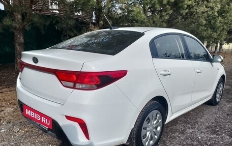 KIA Rio IV, 2018 год, 990 000 рублей, 7 фотография