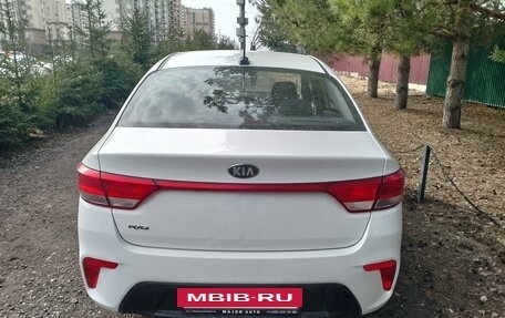 KIA Rio IV, 2018 год, 990 000 рублей, 6 фотография