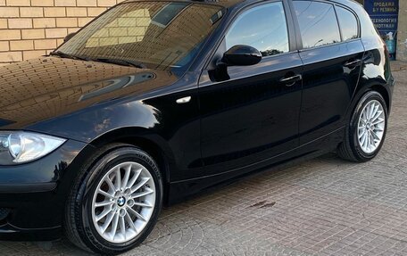 BMW 1 серия, 2009 год, 1 050 000 рублей, 6 фотография