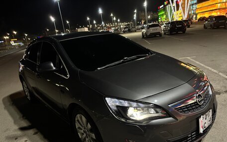 Opel Astra J, 2011 год, 910 000 рублей, 10 фотография