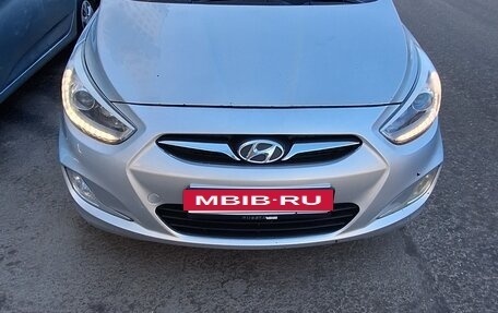 Hyundai Solaris II рестайлинг, 2013 год, 880 000 рублей, 18 фотография