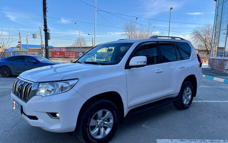 Toyota Land Cruiser Prado 150 рестайлинг 2, 2018 год, 3 790 000 рублей, 2 фотография