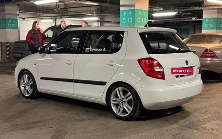 Skoda Fabia II, 2013 год, 900 000 рублей, 3 фотография