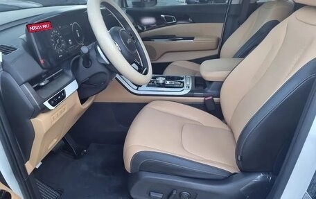 KIA Carnival, 2021 год, 2 600 700 рублей, 7 фотография