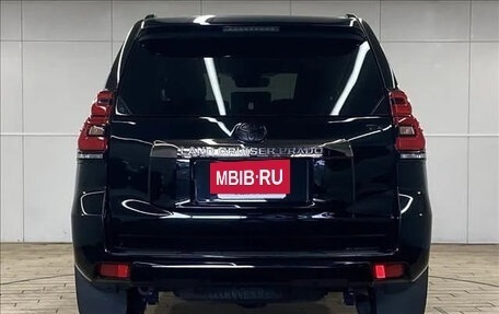 Toyota Land Cruiser Prado 150 рестайлинг 2, 2021 год, 3 650 000 рублей, 5 фотография