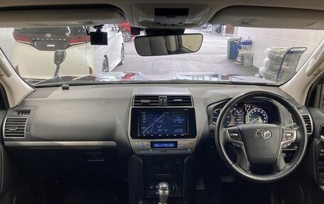 Toyota Land Cruiser Prado 150 рестайлинг 2, 2021 год, 3 650 000 рублей, 17 фотография