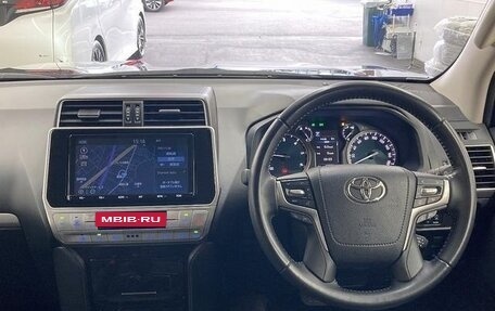 Toyota Land Cruiser Prado 150 рестайлинг 2, 2021 год, 3 650 000 рублей, 18 фотография