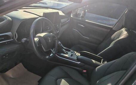 Toyota Highlander, 2021 год, 3 830 000 рублей, 7 фотография