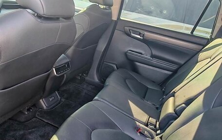 Toyota Highlander, 2021 год, 3 830 000 рублей, 10 фотография