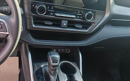 Toyota Highlander, 2021 год, 3 830 000 рублей, 11 фотография