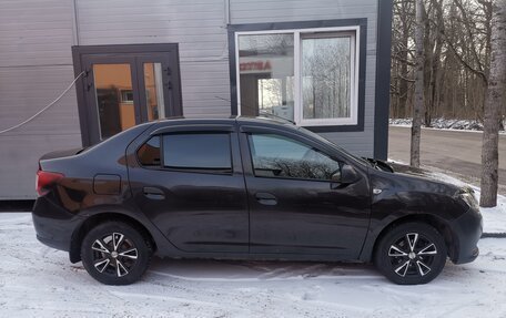 Renault Logan II, 2015 год, 565 000 рублей, 3 фотография