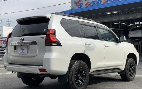 Toyota Land Cruiser Prado 150 рестайлинг 2, 2021 год, 3 740 000 рублей, 4 фотография