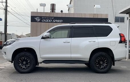 Toyota Land Cruiser Prado 150 рестайлинг 2, 2021 год, 3 740 000 рублей, 7 фотография