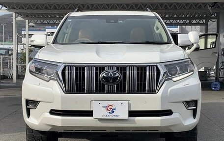 Toyota Land Cruiser Prado 150 рестайлинг 2, 2021 год, 3 740 000 рублей, 2 фотография
