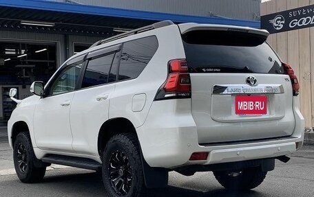 Toyota Land Cruiser Prado 150 рестайлинг 2, 2021 год, 3 740 000 рублей, 6 фотография