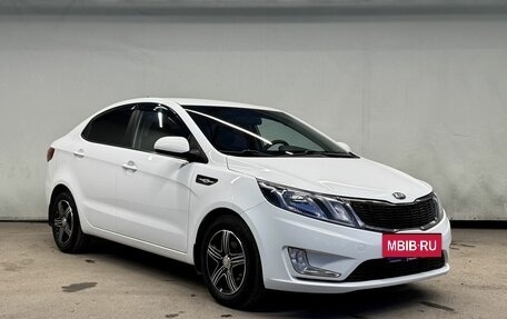 KIA Rio III рестайлинг, 2013 год, 995 000 рублей, 2 фотография