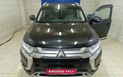 Mitsubishi Outlander III рестайлинг 3, 2020 год, 2 050 000 рублей, 1 фотография