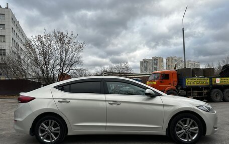 Hyundai Elantra VI рестайлинг, 2017 год, 1 560 000 рублей, 4 фотография