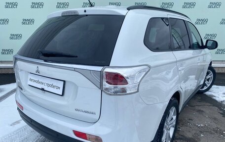 Mitsubishi Outlander III рестайлинг 3, 2014 год, 1 690 000 рублей, 4 фотография